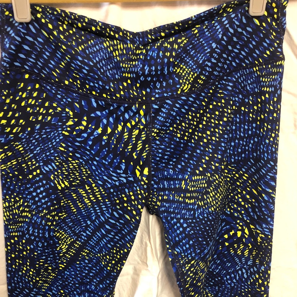 Patterned Cropped Leggings